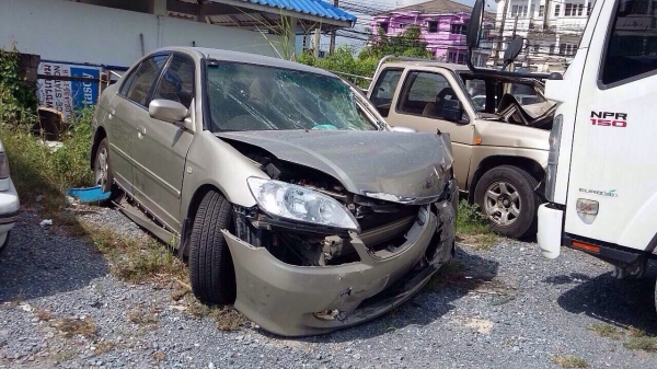 ซีวิค 05 วีเทค สีน้ำตาลโอนลอยๆหรืออะไหลได้ทั้งคันยังมีอีกหลายรุ่น