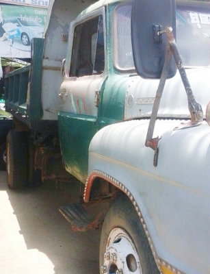 ISUZU TX 165 HP 6BD1 รถหัวยาวหกล้อดั๊มพ์ ช่วงล่างใหญ่ชุดเฟืองท้ายของ NISSAN UD กระบะดั๊มพ์เหล็ก 6 ตันความยาว 3.80 เมตรสภาพดีพร้อมบรรทุกหนักได้เลย เครื่องยนต์แรงดีไม่มีเยิ้ม หัวเก๋งประตูเหล็กภายในคอนโซลสวยครบ พวงมาลัยเพาเวอร์ ช่วงล่างแน่นคัชซีไม่บวม ยาง 9.