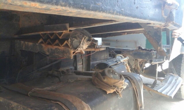 ISUZU TX 165 HP 6BD1 รถหัวยาวหกล้อดั๊มพ์ ช่วงล่างใหญ่ชุดเฟืองท้ายของ NISSAN UD กระบะดั๊มพ์เหล็ก 6 ตันความยาว 3.80 เมตรสภาพดีพร้อมบรรทุกหนักได้เลย เครื่องยนต์แรงดีไม่มีเยิ้ม หัวเก๋งประตูเหล็กภายในคอนโซลสวยครบ พวงมาลัยเพาเวอร์ ช่วงล่างแน่นคัชซีไม่บวม ยาง 9.