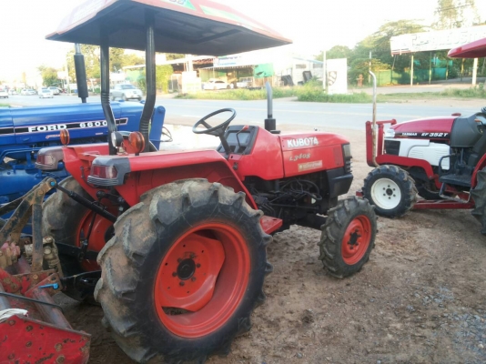 รถแทรกเตอร์คูโบต้า 34 แรงม้า 2 เพลา พร้อมอุปกรณ์ต่อพ่วง รถแทรกเตอร์คูโบต้า 34 แรงม้า 2 เพลา พร้อมอุปกรณ์ต่อพ่วง