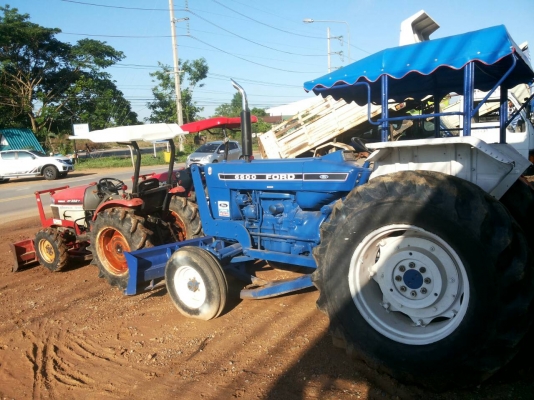 รถแทรกเตอร์ Ford 6600 T 3 ตัวเต็ม