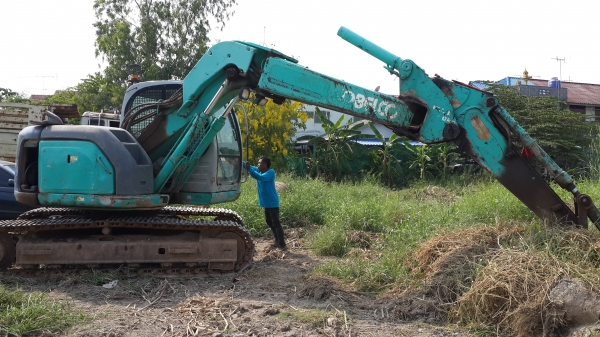 KOBELCO SK135 ใช้งานได้ 880000