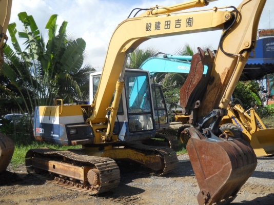 ขายรถเก่าญี่ปุ่นแท้ๆ รถแบคโฮ komatsu pc 90 มีปากคีบ รถสวยใช้งานน้อย สนใจโทรสอบถาม 092-3309229 อี๊ด