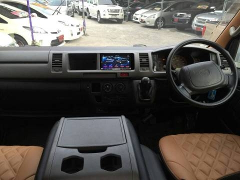 TOYOTA COMMUTER   2013  ดีเซลล์  สีเทา แต่งวีไอพี แอร์ไมโครบัส  ราคา 1,029,000  บาท  สนใจโทร  0922726669 คุณตันหยงค่ะ