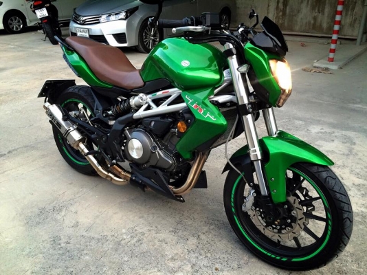 BENELLI TNT 300 ปี2015 วิ่งน้อย4000โล รถใหม่ไม่ถึง2เดือนมาพร้อมของเเต่ง