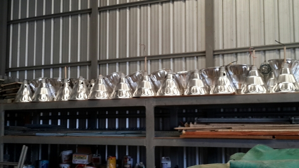 ขายโคมไฟโรงงาน 400 w. Mercury Lamp (หรือเอาของมาแลกเปลี่ยน)