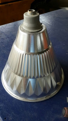 ขายโคมไฟโรงงาน 400 w. Mercury Lamp (หรือเอาของมาแลกเปลี่ยน)