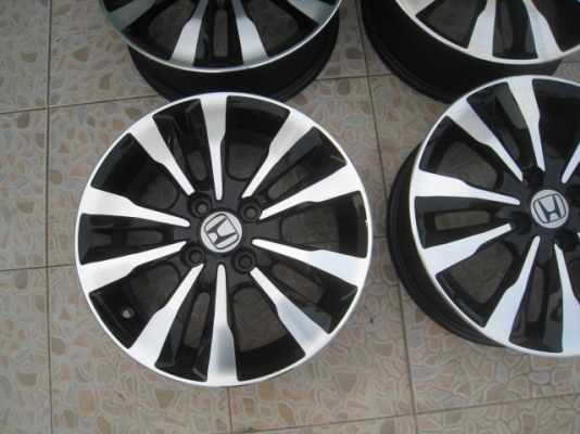 ขายล้อแม็ก Honda city 15" สนใจติดต่อเล็กคลองสามครับ 081-3747940