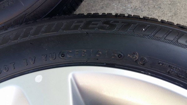 ขายล้อแม็กป้ายแดง nissan march mc 15"พร้อมยางปี15 สนใจติดต่อเล็กคลองสามครับ 081-3747940