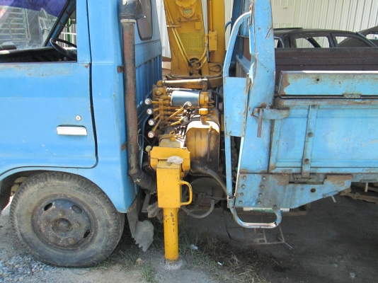 ISUZU 6 ล้อดั้มพ์ เครนสภาพสวย 2T ISUZU 6 ล้อดั้มพ์ เครนสภาพสวย 2T