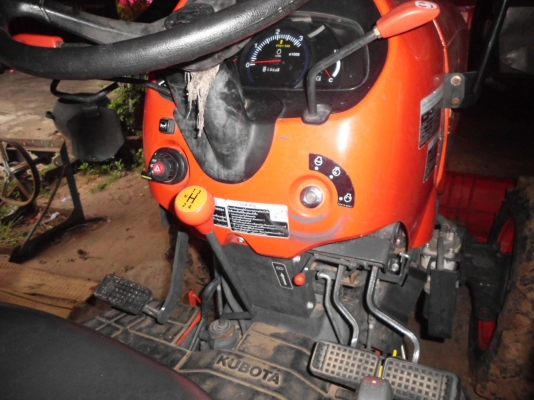 ขายรถไถ KUBOTA L4708 อุปกรณ์ผานหน้าหลัง 47 แรง สภาพดีพร้อมใช้งาน ขายรถไถ KUBOTA L4708 อุปกรณ์ผานหน้าหลัง 47 แรง สภาพดีพร้อมใช้งาน