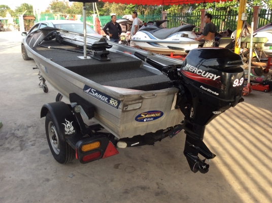 WWW.ByRin29.COM เรืออลูมิเนียม SAVAGE เครื่องเมอร์คิวรี่9.9 หางสั้น 4 stroke ปี00 ยาว3.4 เมตร กว้าง 1.38 เมตร มีเทรลเลอร์พับหัว ผลิตที่ออสเตรเลีย อุปกรณ์มีมอเตอร์ไกด์ เบาะตีปลา ถังน้ำมัน สภาพเดิมๆจากญี่ปุ่น นำเข้าจากประเทศญี่ปุ่น WWW.ByRin29.COM เรืออลูมิเนียม SAVAGE เครื่องเมอร์คิวรี่9.9 หางสั้น 4 stroke ปี00 ยาว3.4 เมตร กว้าง 1.38 เมตร มีเทรลเลอร์พับหัว ผลิตที่ออสเตรเลีย อุปกรณ์มีมอเตอร์ไกด์ เบาะตีปลา ถังน้ำมัน สภาพเดิมๆจากญี่ปุ่น นำเข้าจากประเทศญี่ปุ่น