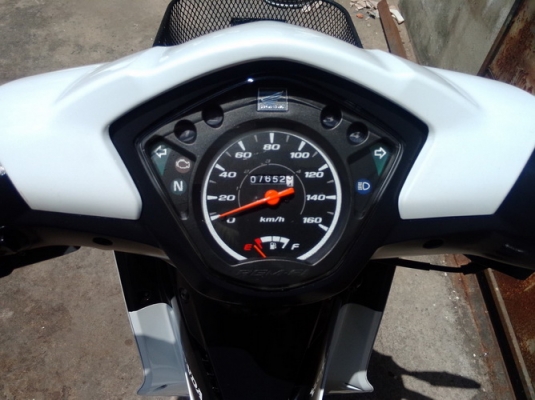 Wave110 i F1 ตัวใหม่ล่าสุด รถปี57 สี ขาว-ดำ สวยๆราคาถูกๆครับ