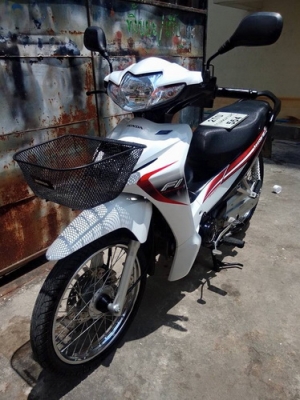 Wave110 i F1 ตัวใหม่ล่าสุด รถปี57 สี ขาว-ดำ สวยๆราคาถูกๆครับ