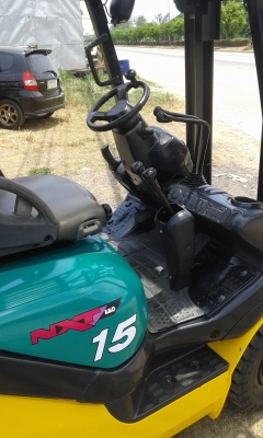 ขายด่วนรถยก KOMATSU FG15-20 (รุ่นล่าสุดๆ)เครื่องยนต์เบนซิน ขนาด 1.5 ตัน เสาสูง 3 เมตร เกียร์ครัท สภาพรถสวยมาก