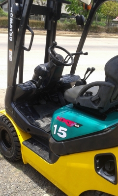 ขายด่วนรถยก KOMATSU FG15-20 (รุ่นล่าสุดๆ)เครื่องยนต์เบนซิน ขนาด 1.5 ตัน เสาสูง 3 เมตร เกียร์ครัท สภาพรถสวยมาก