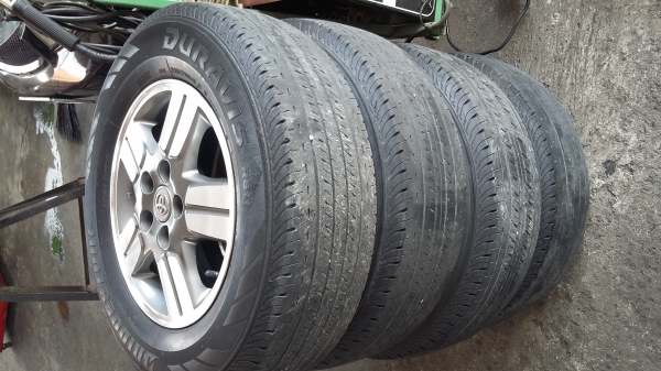 แม็คพร้อมยางวีโก่215/70/15ปี11 ราคา6500