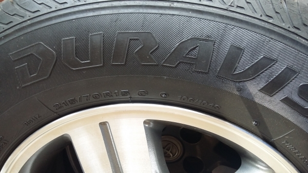 แม็คพร้อมยางวีโก่215/70/15ปี11 ราคา6500