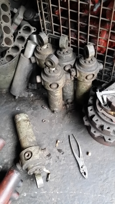 กระบอกไฮโดรลิคไซส์เล็ก นำเข้าจากญี่ปุ่น กระบอกไฮโดรลิคไซส์เล็ก นำเข้าจากญี่ปุ่น