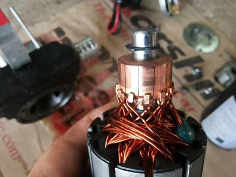 ปั้มน้ำใช้แบต12v.ใช้สูบน้ำได้ น้ำมันได้ เร็วแรง