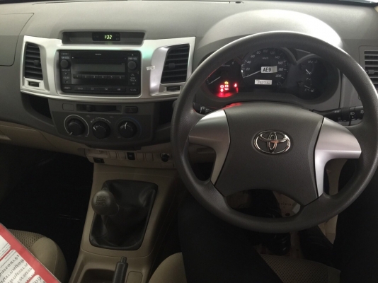 Toyota Vigo 2.5E prerunner 4 ประตู ปี 2012