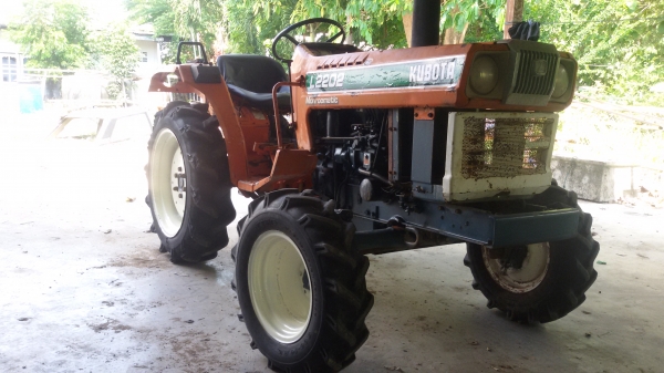 ขายให่มครับนัดแล้วไม่มา  ขายl2202  เพลาเดียวครับ