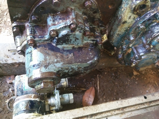 ขายปั๊มเฟือง 3 นิ้ว 2 ตัว เก่าเก็บ ขายปั๊มเฟือง 3 นิ้ว 2 ตัว เก่าเก็บ