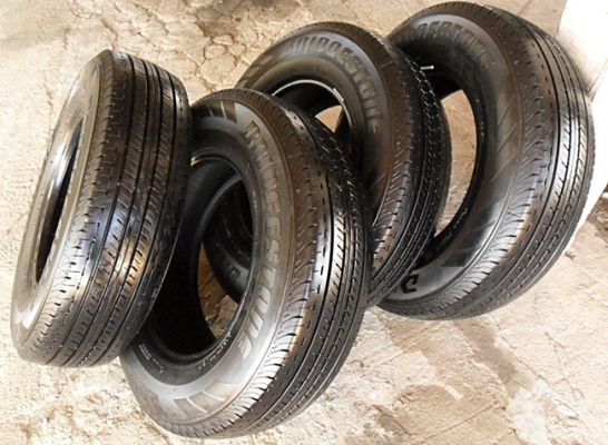 ยางรถกระบะป้ายแดงขอบ15 บริดสโตน195-R15ลงพื้นปี14 (4เส้น 4,600บ) ยางรถกระบะป้ายแดงขอบ15 บริดสโตน195-R15ลงพื้นปี14 (4เส้น 4,600บ)