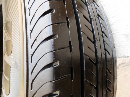 ยางรถกระบะป้ายแดงขอบ15 บริดสโตน195-R15ลงพื้นปี14 (4เส้น 4,600บ) ยางรถกระบะป้ายแดงขอบ15 บริดสโตน195-R15ลงพื้นปี14 (4เส้น 4,600บ)