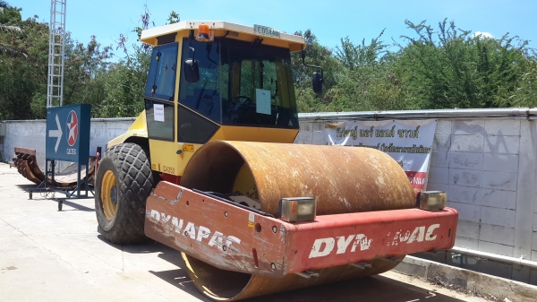 ขายรถบด DYNAPAC CA252D  10ตัน สั่นสะเทือนในตัวนำเข้าจากยุโรป