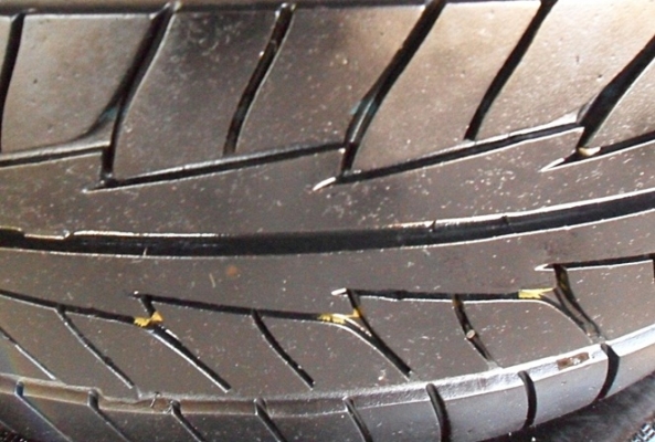 ยางแก้มเตี้ยขอบ15 นิตโตะ195-50-R15ลงพื้นปลายปี13(4เส้น2,600บ) ยางแก้มเตี้ยขอบ15 นิตโตะ195-50-R15ลงพื้นปลายปี13(4เส้น2,600บ)