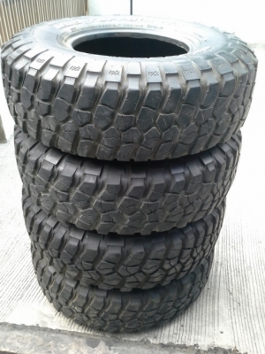BF Km2 ขนาด 33/10.5/15 ปี09 สภาพสวยๆ  1 ชุด