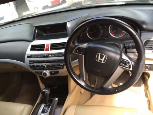 HONDA ACCORD ปี08 สีดำเกียAT HONDA ACCORD ปี08 สีดำเกียAT