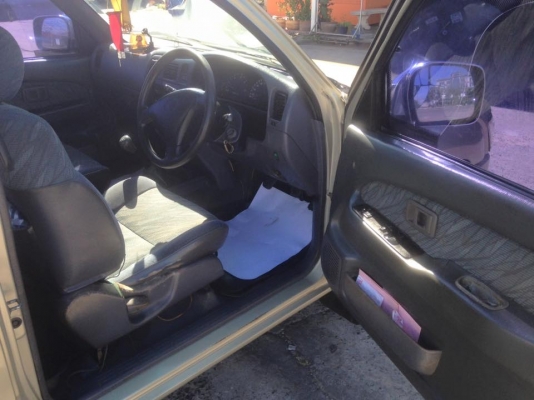 ขายครับ. โตโยต้า. ปี43 เครื่อง2500 กระจกไฟฟ้า.  พวงมาลัยพาเวอร์ แอร์. หน้าเดิมคานเดิมมีเลข เครื่องดีพอได้. ใช้ได้อีกนาน. คัสชีสวยจิบเดิมๆๆ100\%