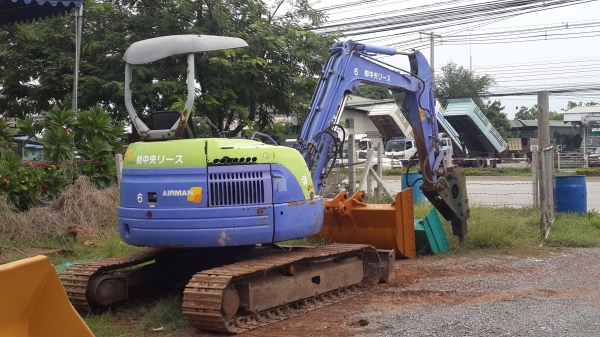 AIRMAN 40 รถเก่านอกพร้อมหัวกระแทกใช้งานได้ดี AIRMAN 40 รถเก่านอกพร้อมหัวกระแทกใช้งานได้ดี