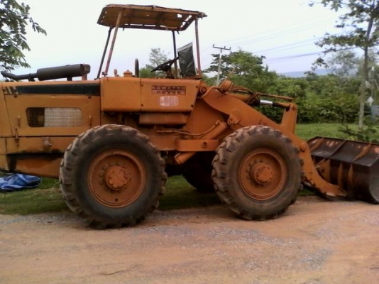 รถตัก  ตามภาพ รถใช้ทำงานตักหิน/ ทราย ทุกวัน  ( เฒ่าแก่ ใจดี  )  ขาย  ราคา  380,000  บาท