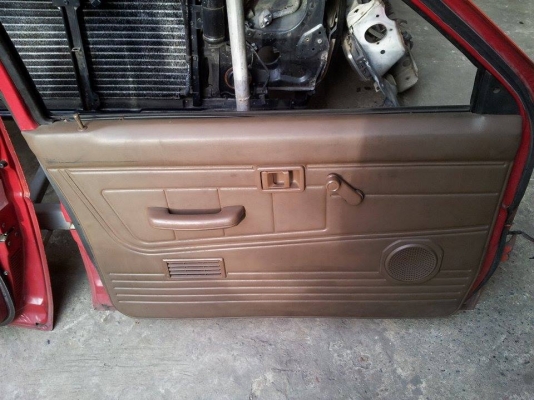 ประตูมือหมุน datsun แผงในหนังน้ำตาล ใช้งานน้อยจากรถดับเพลิงญี่ปุ่น