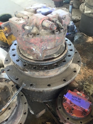 ตัวเดินพร้อมมอเตอร์ cat 330 เก่านอก ตัวเดินพร้อมมอเตอร์ cat 330 เก่านอก