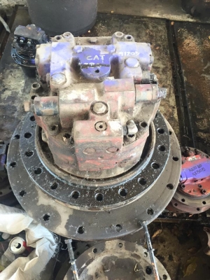 ตัวเดินพร้อมมอเตอร์ cat 330 เก่านอก ตัวเดินพร้อมมอเตอร์ cat 330 เก่านอก