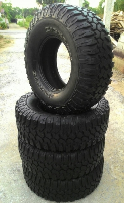 ขาย ยางMud MAXXIS BIGHORN 35 R 16(315/75R16)ครับ