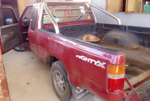 TOYOTA HILUX MIGHTY-X EXTRACAB 2.5 MT ปี 39 รถจอดไม่ได้ใช้งานสตาร์ทไม่ติดขายตามสภาพนะครับ ภายในเก๋งคอนโซลสวยครบพร้อม แอร์เย็น พวงมาลัยเพาเวอร์ กระจกธรรมดา ภายนอกเดิมบางดี มีกระบะลายเนอร์ครบ ช่วงล่างคัชซีสวยมากไม่มีดาม ล้อแม็กลายสวย ยางสภาพดี 70\% เอกสารทะเ