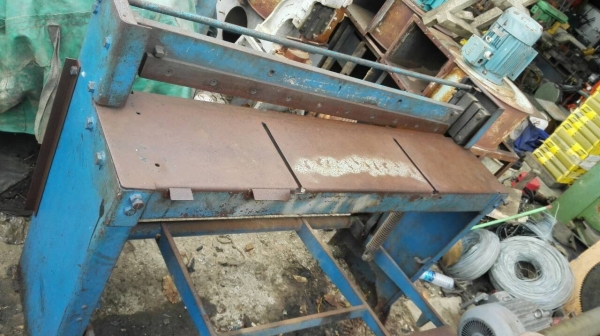 Sale>>>ตะไกรขาเหยียบ 1.20 เมตร ตัดโลหะ สังกะสี หนา 3 มิล