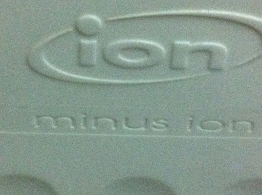 เครื่องฟอกและปรับปรุงคุณภาพอากาศ National  มีระบบใช้การแตกตัวของน้ำโดยไม่ผ่านความร้อนช่วยฟอกอากาศและเพิ่มความชุ่มชื่นในอากาศ