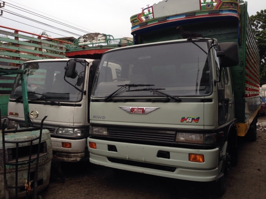 ขายรถ 6 ล้อ ฮีโน่ รุ่น FF 3 H เครื่อง 195 แรง กระบะไม้ ยาว 7 เมตร