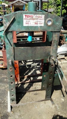 แท่นอัดไฮดรอลิค TOYO 30 ตัน พร้อมใช้งานครับ