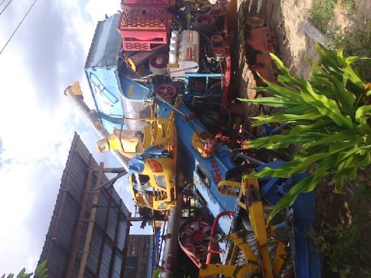 ขายรถเกี่ยวข้าวศักดิ์พัฒนาอุ้มkm48ราคา350000บาท