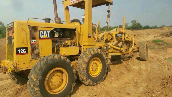 ขายรถเกรด cat รุ่น 12 G เอกสารพร้อมสภาพเต็ม อยู่โคราช ราคา 1,600,000โทร 087-9666599 คุณหนาม