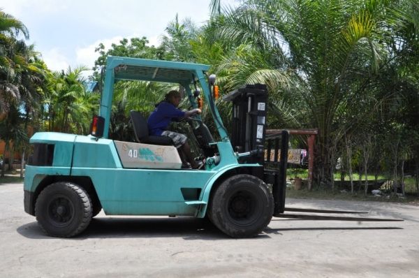 ขายรถFORKLIFT MITSUBISHI FD40 งาสไลด์ 4ตัน สวยเดิมจากญี่ปุ่น ยังไม่เคยใช้ในไทย 380,000เท่านั้น!! ขายรถFORKLIFT MITSUBISHI FD40 งาสไลด์ 4ตัน สวยเดิมจากญี่ปุ่น ยังไม่เคยใช้ในไทย 380,000เท่านั้น!!