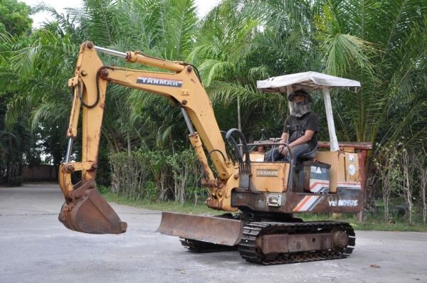 ลดกระหน่ำ!!ขายแบคโฮ YANMAR YB201UZ สวยเดิมจากญี่ปุ่น ทำงานสมบูรณ์ทุกระบบ รับรองไม่ผิดหวัง 179,000 เท่านั้น!!