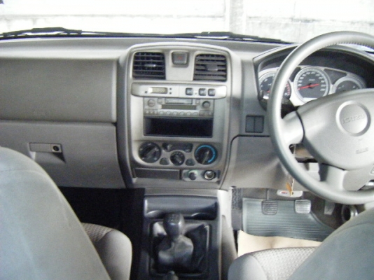 dmax แค็ป 3.0 4wd ปี2005 สีดำ รถมือแรกไม่เคยชน